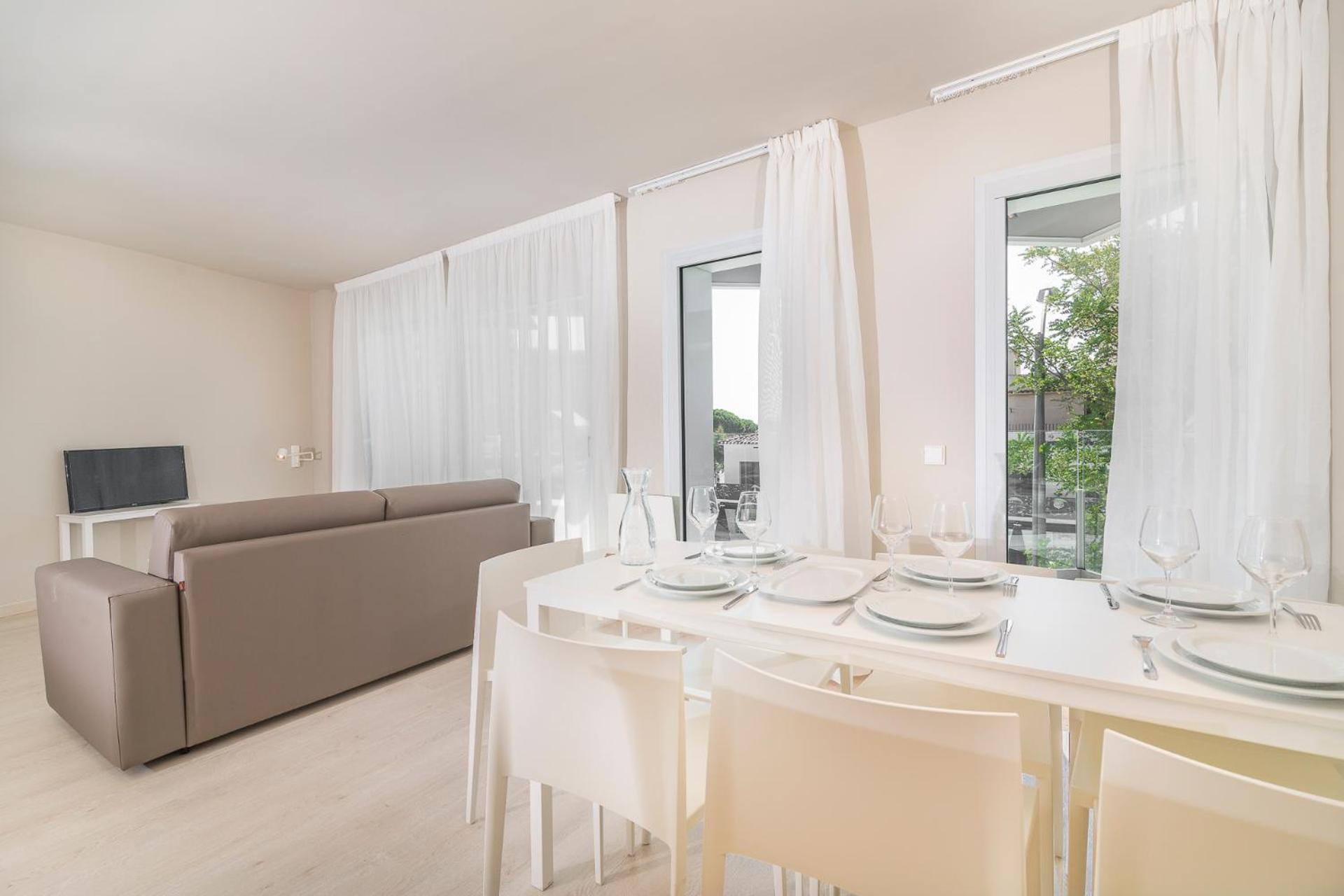 Daro Apartments 43/51