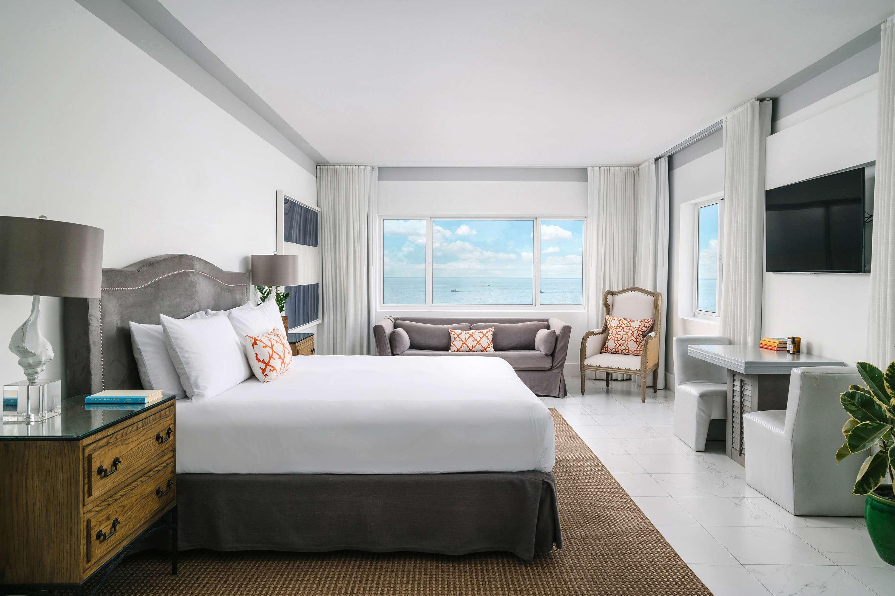 Studio, King Bed, Ocean Front