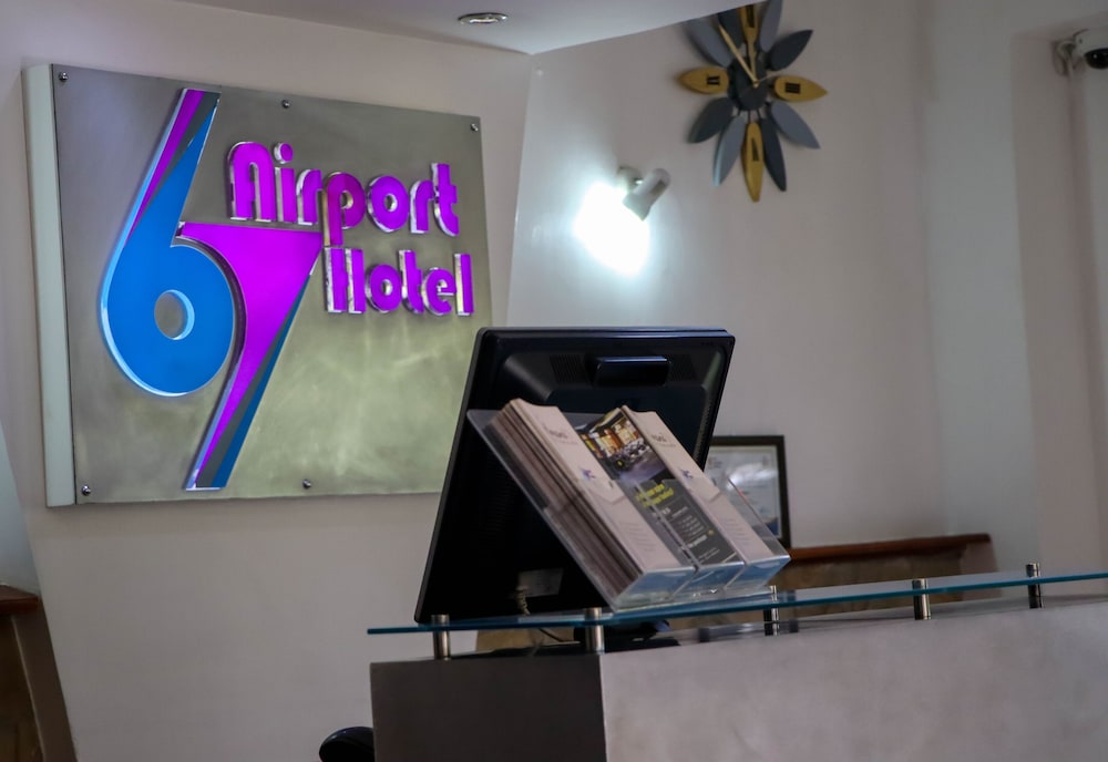 67 Airport Hotel 60/69