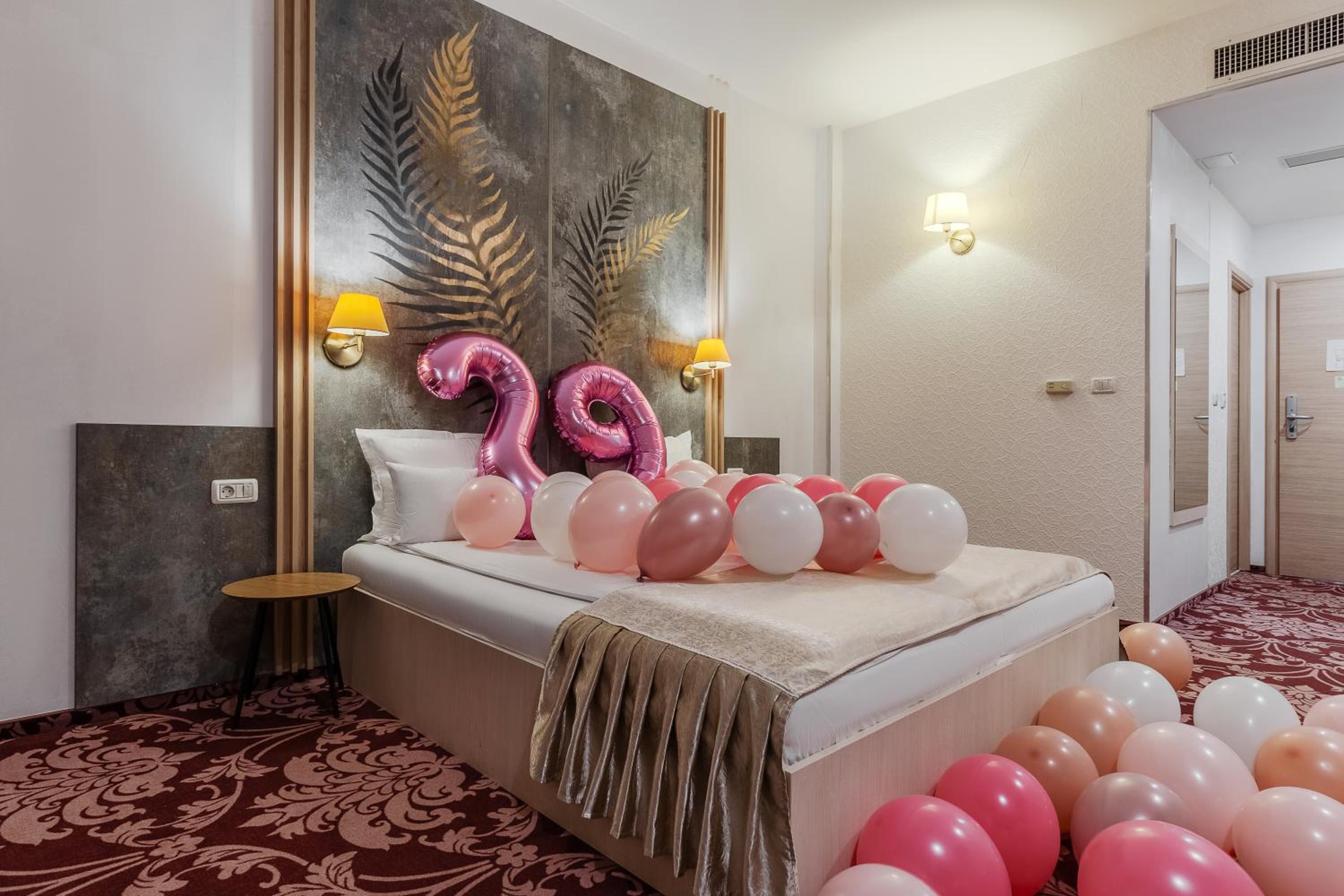 Interior, Double Bed, Hot Tub, Indoor Pool Access
