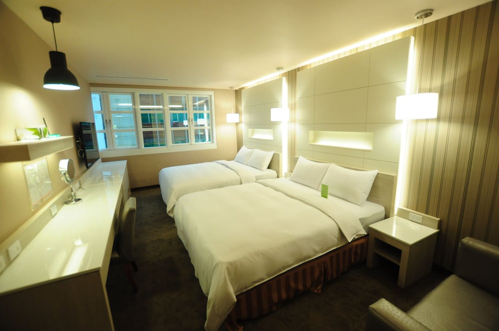 Kindness Hotel Zhongshan Bade 44/56