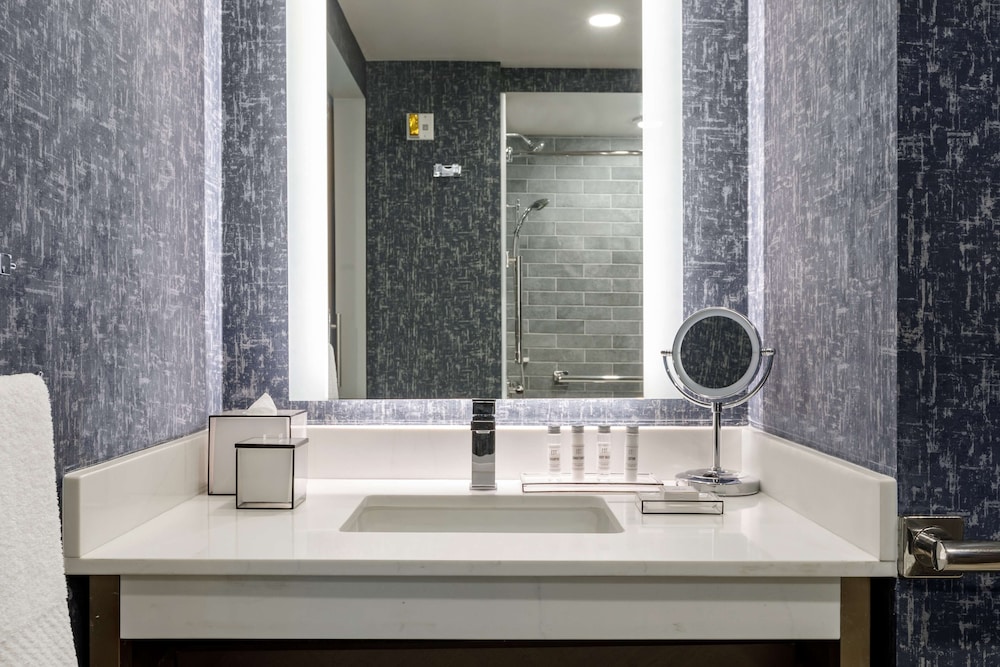Carte Hotel San Diego Downtown Curio Collection By Hilton 33/87