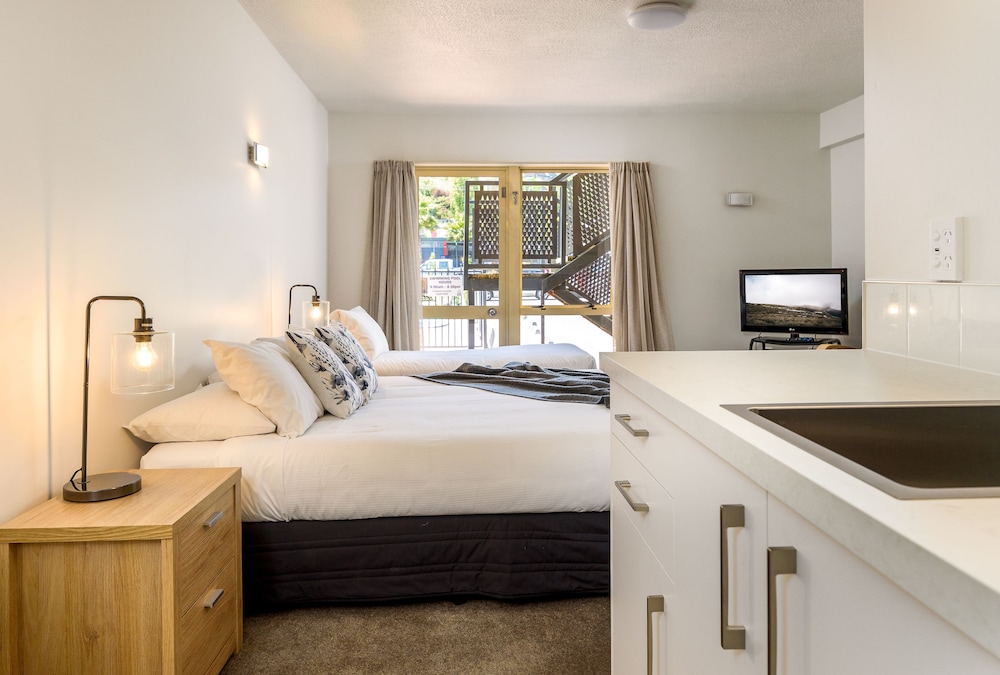 Apex Motor Lodge 29/58