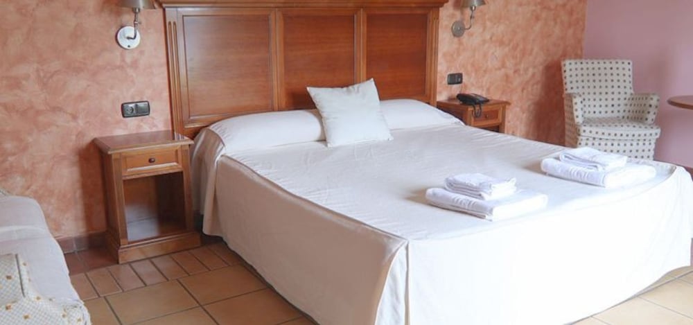 غرفة مفردة بسرير فردي، Hotel Mafalda De Castilla 6/7