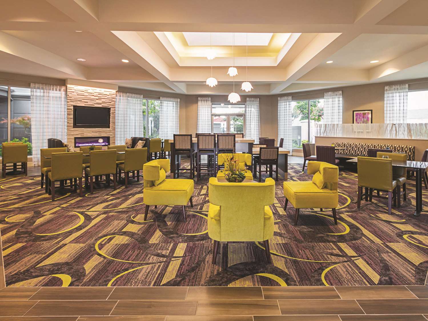 La Quinta Inn & Suites by Wyndham Fort Worth City View 39/48