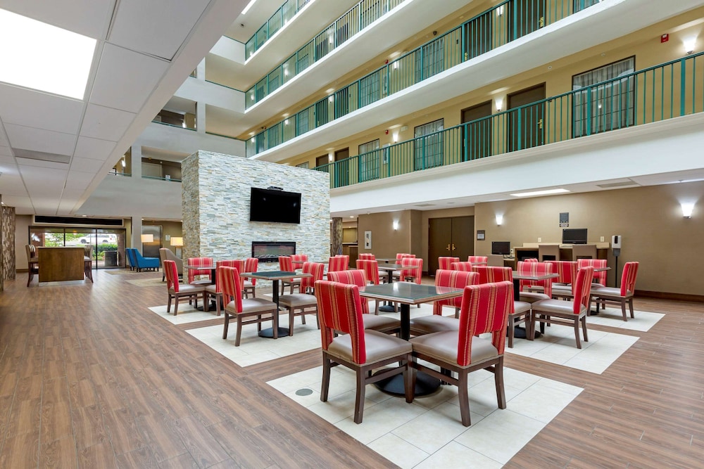 Comfort Suites Near Potomac Mills 42/50