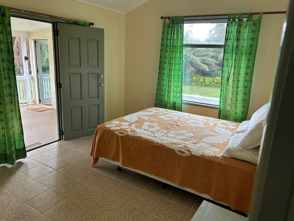 2 BEDROOMS, HOUSE, HILL VIEW, BALCONY