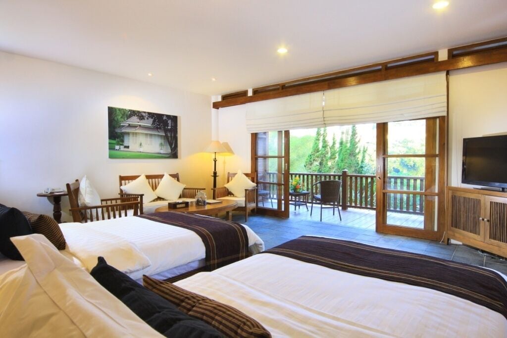 Suite, King Bed, Valley View