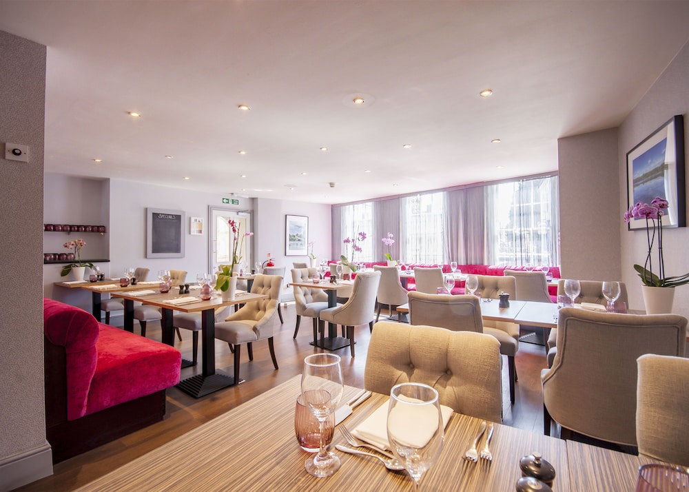 The Highworth Hotel 36/48