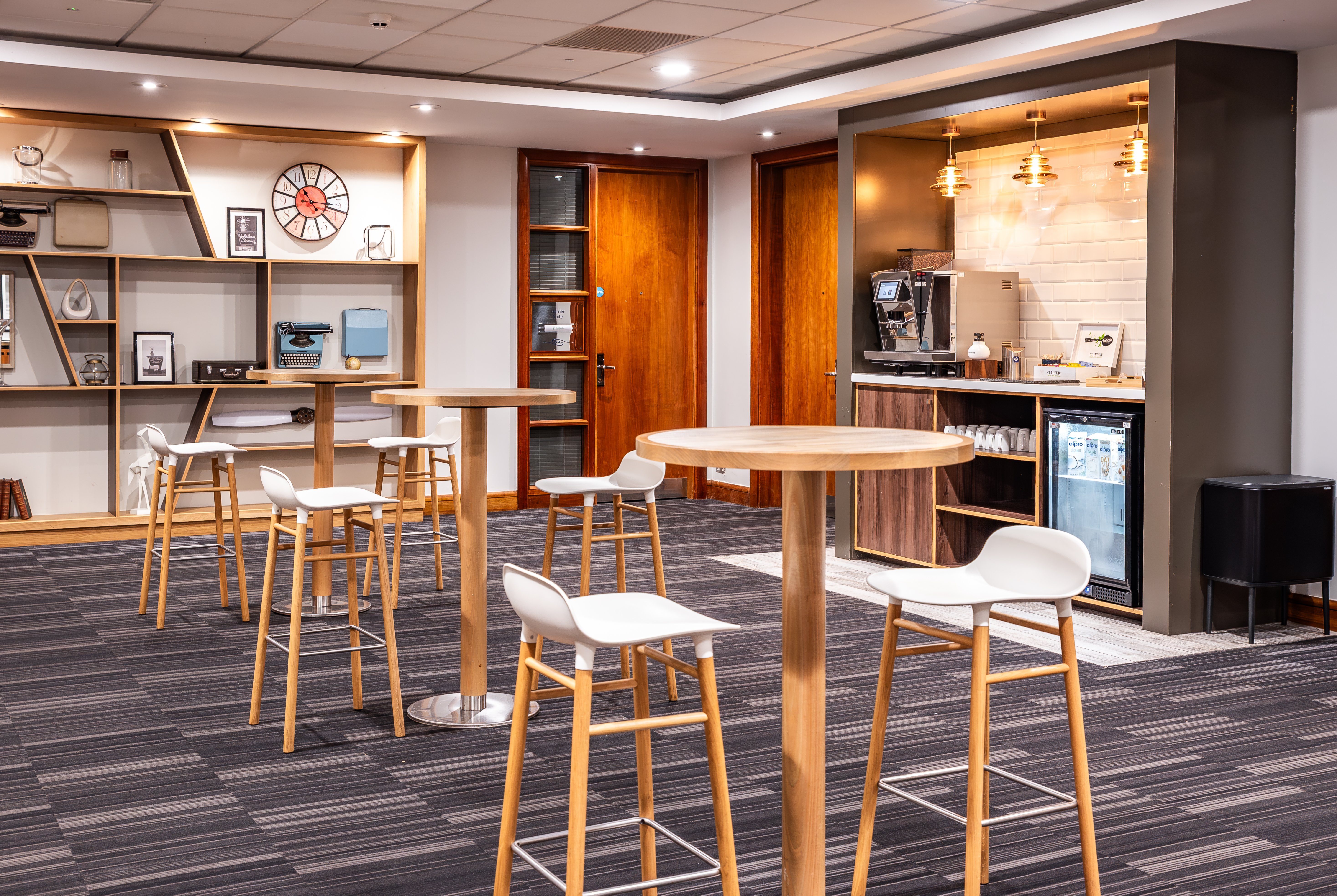 Holiday Inn Gatwick Airport 56/75