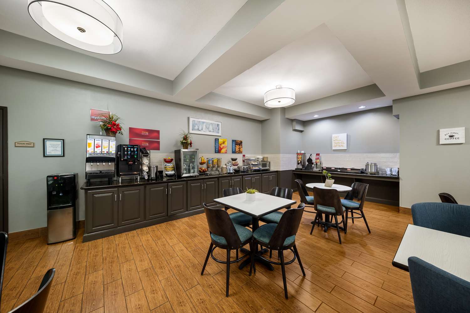 Best Western Plus Lake Dallas Inn & Suites 19/27
