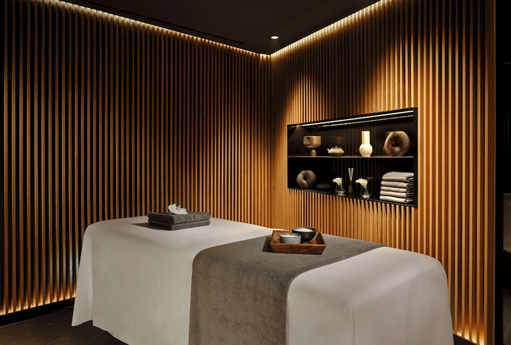 art'otel Zagreb Powered by Radisson Hotels 36/68