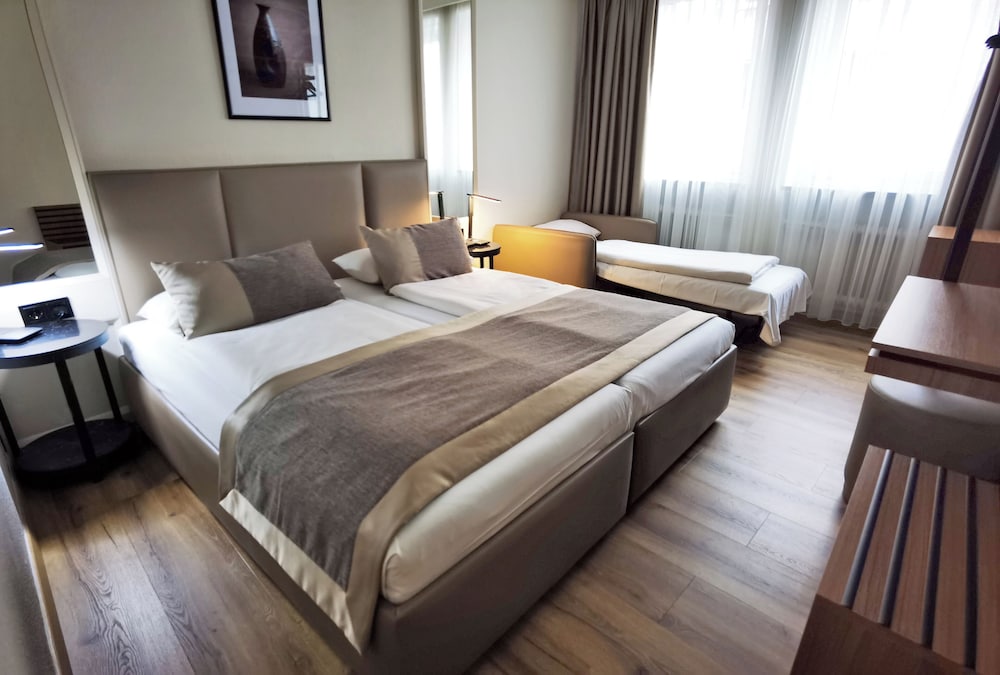 Hotel Italia 16/62
