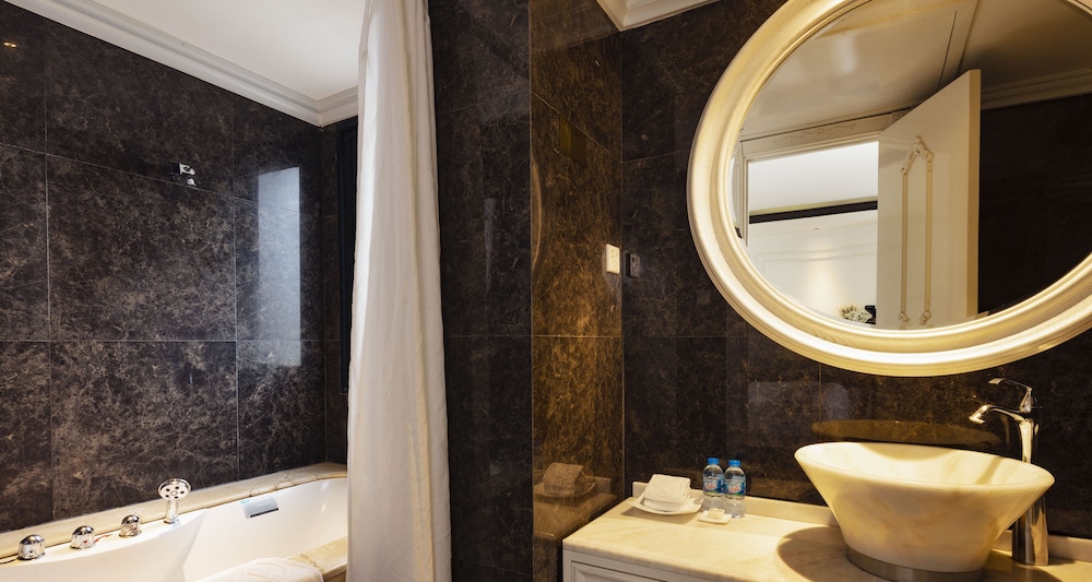 A&EM Saigon Hotel 44/77