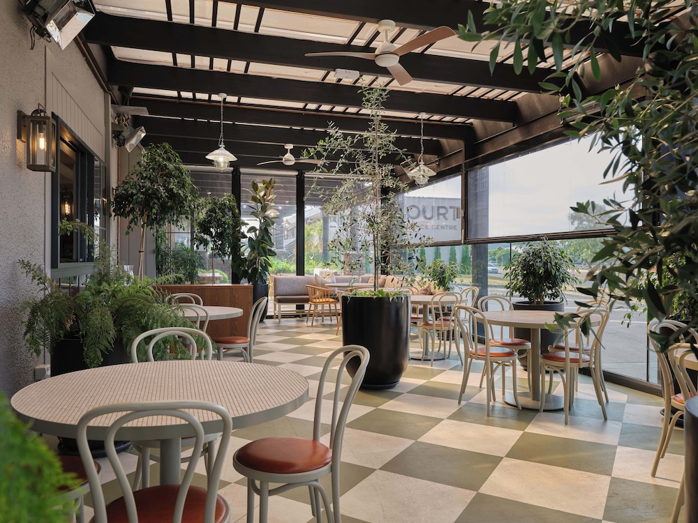 Suncourt Hotel 33/50
