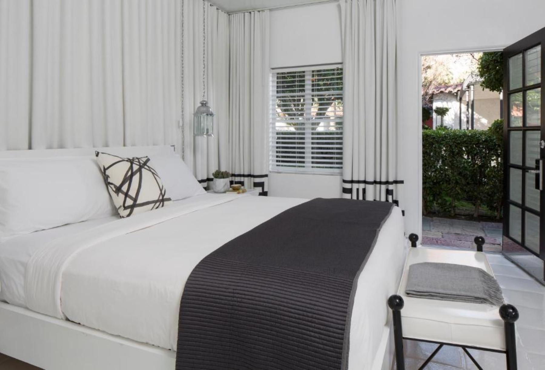 Room, King Bed