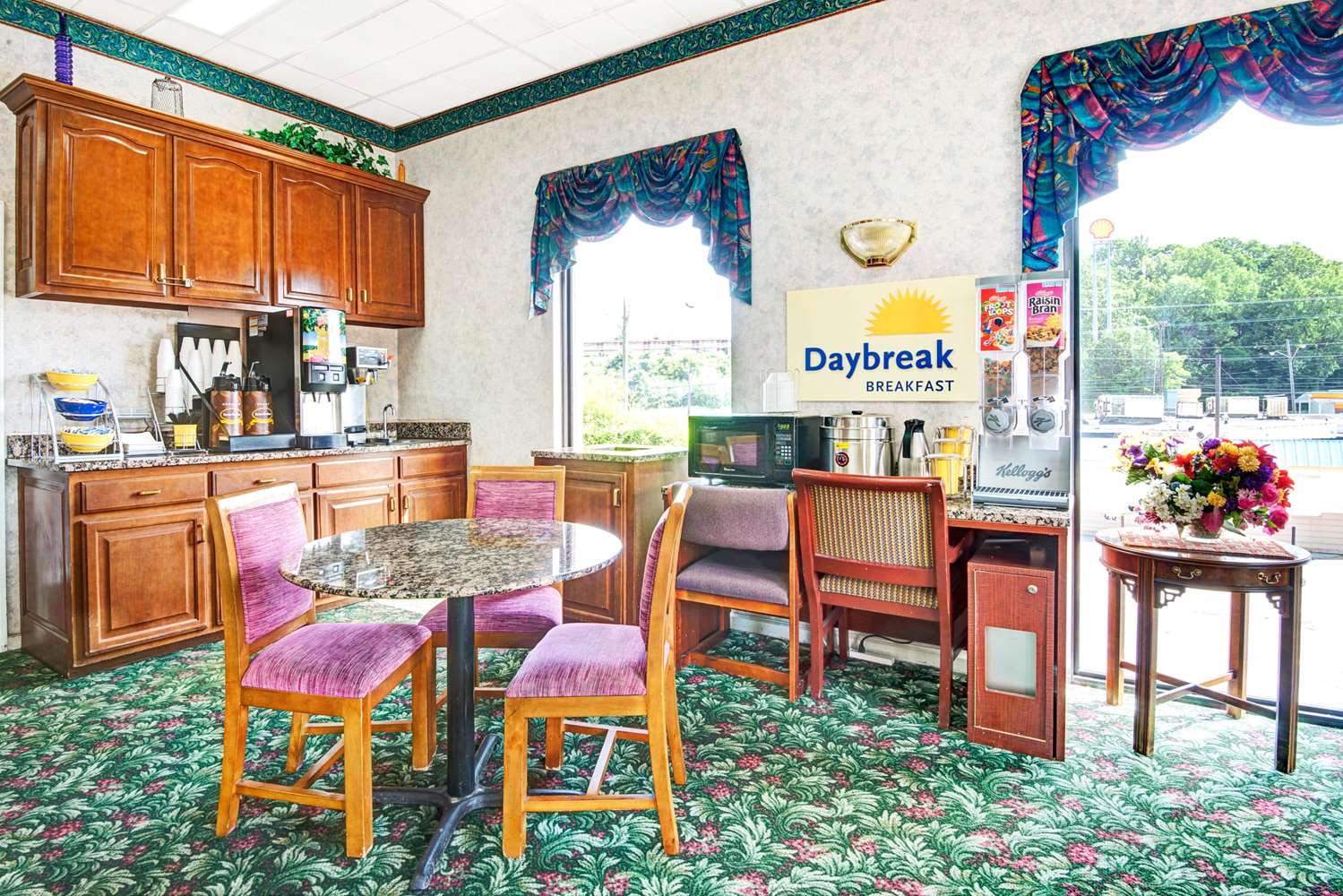 Super 8 by Wyndham Nashville Near Downtown / I-40 6/10