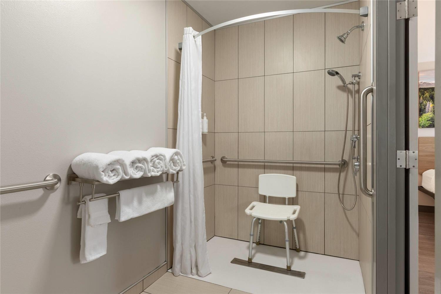 Days Inn by Wyndham Worland 16/16