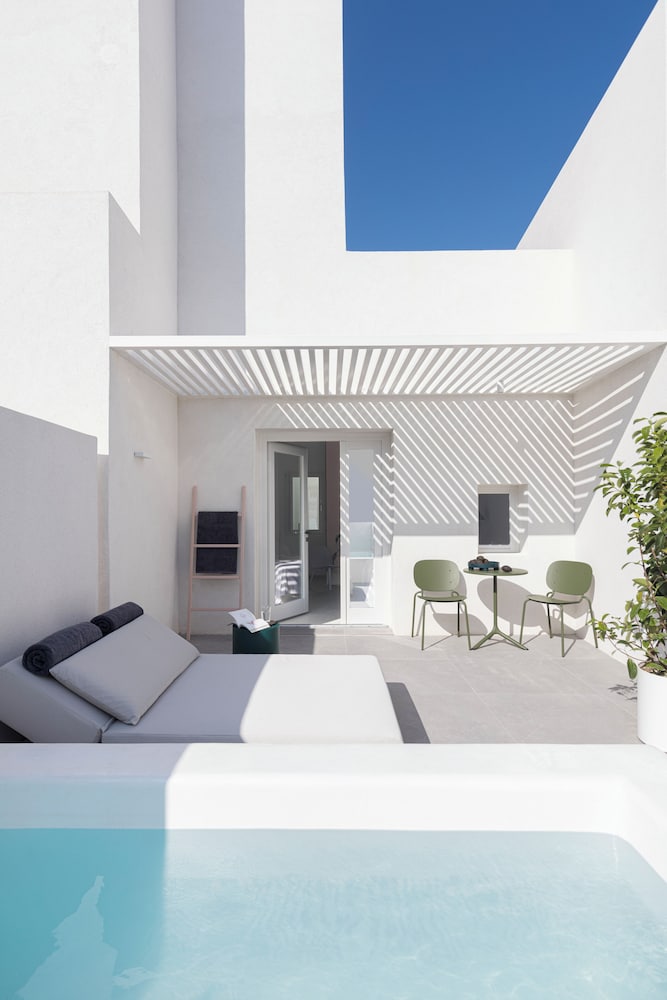 NEO SUITES 45/75
