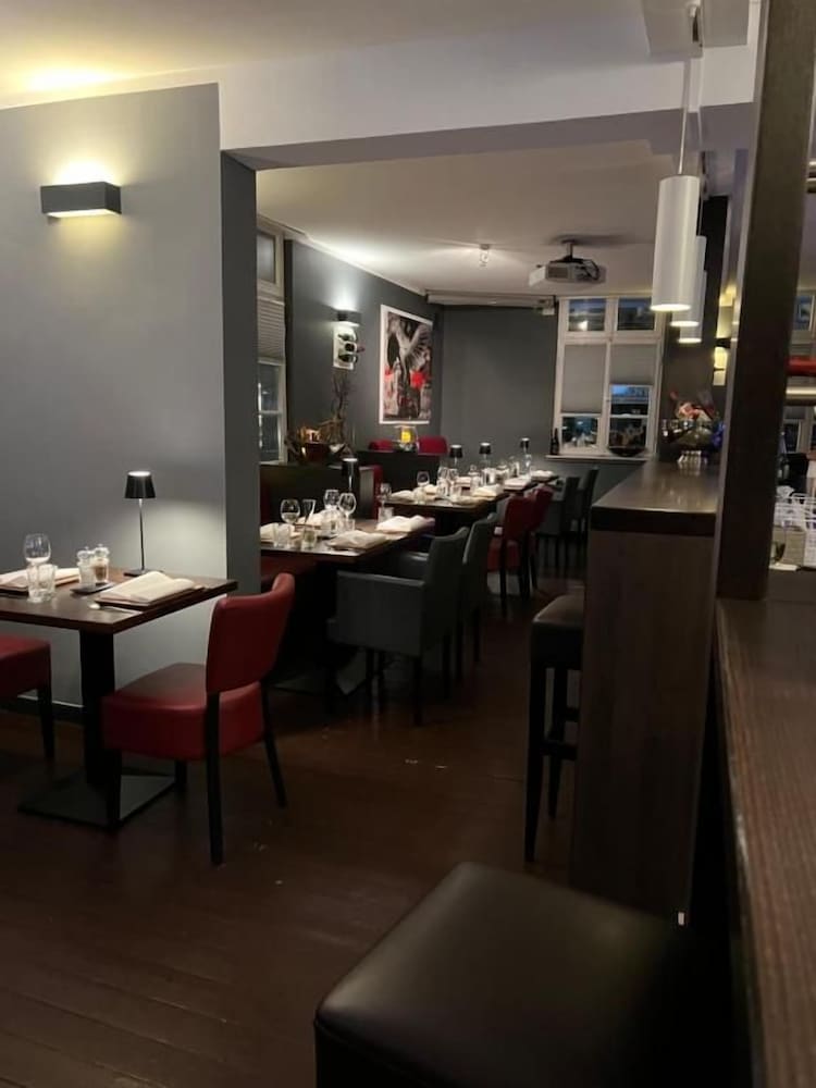 Hotel Restaurant zum alten Postwagen 33/50