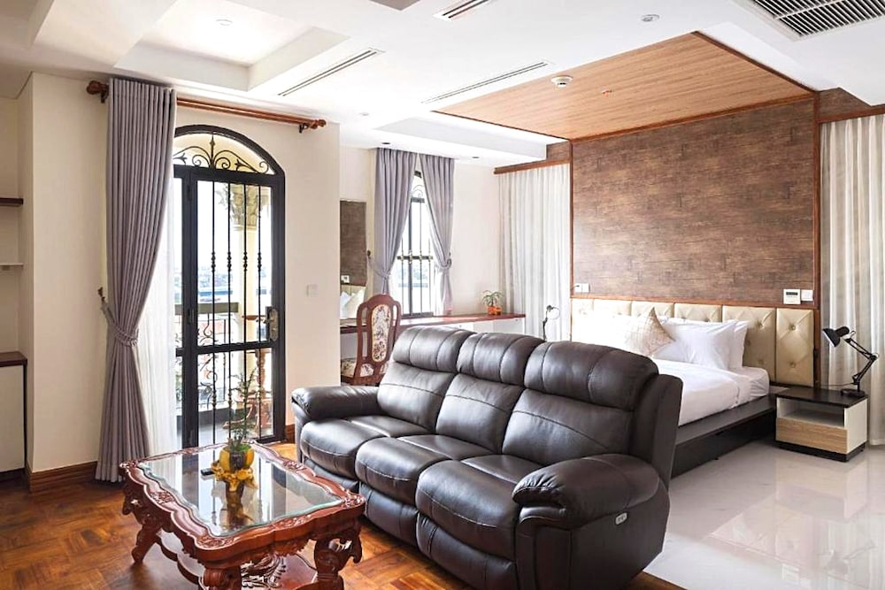 LCS Hotel & Apartment 44/64
