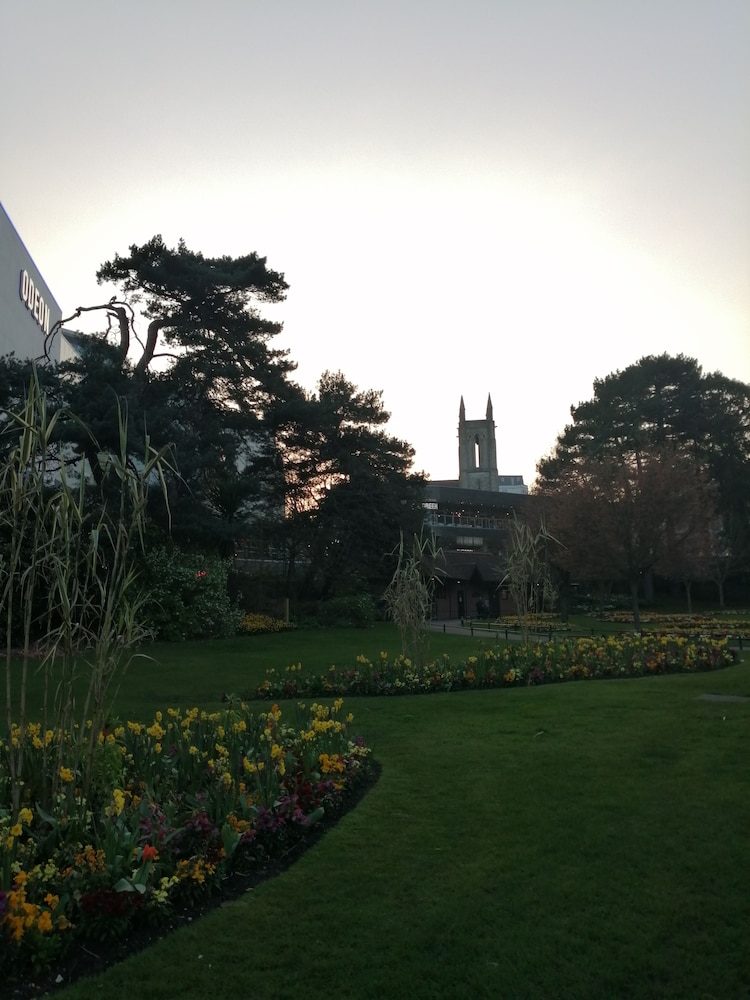 Bourne Hall Hotel 40/47