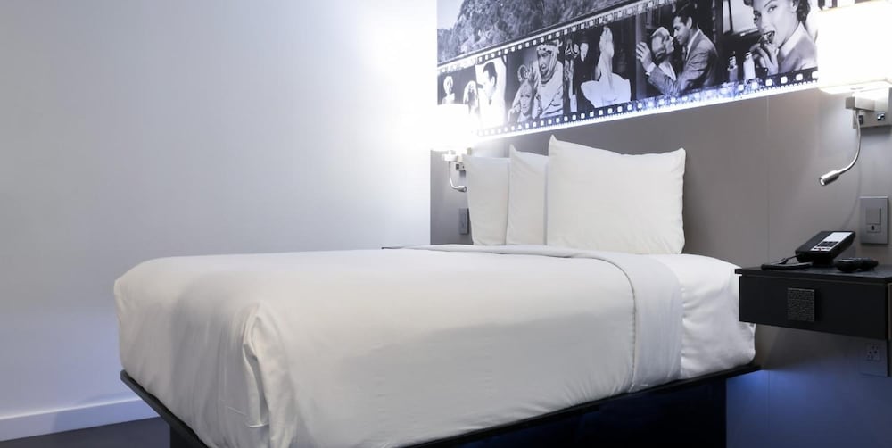 Glen Capri Inn Suites Burbank 10/32