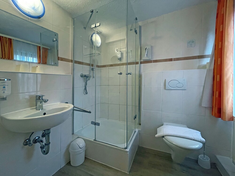 Historisches Hotel Weinrestaurant Zum Grünen Kranz 41/50