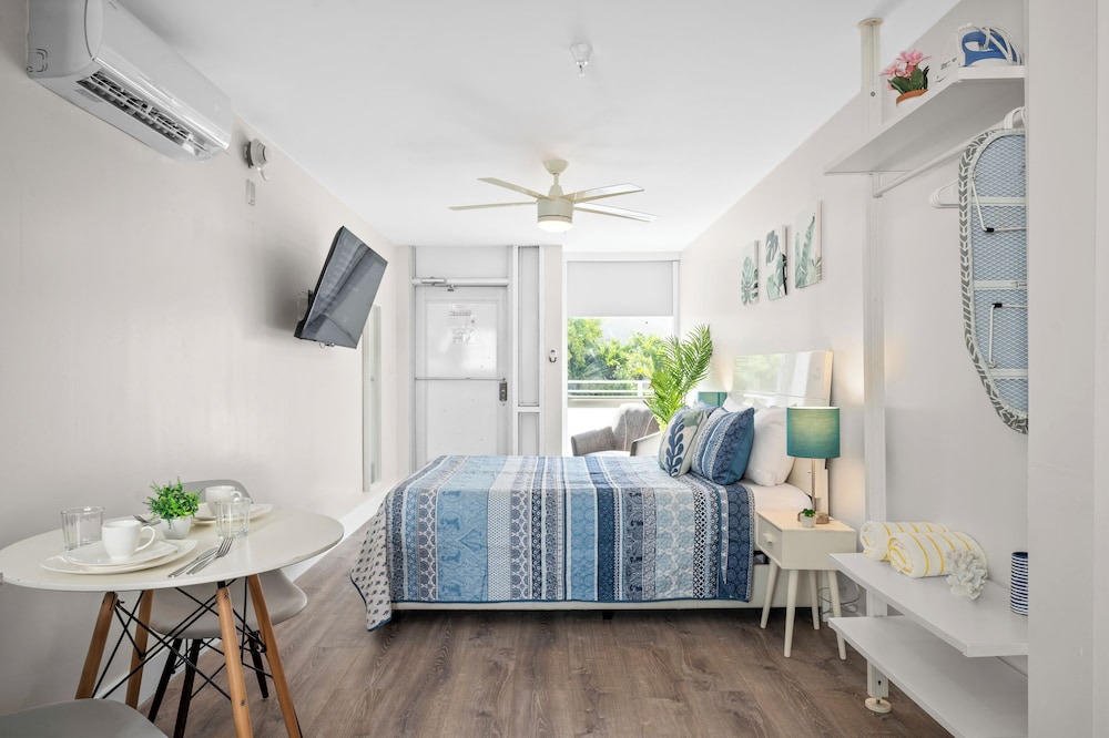 Samantha Apartments by Lowkl 23/46
