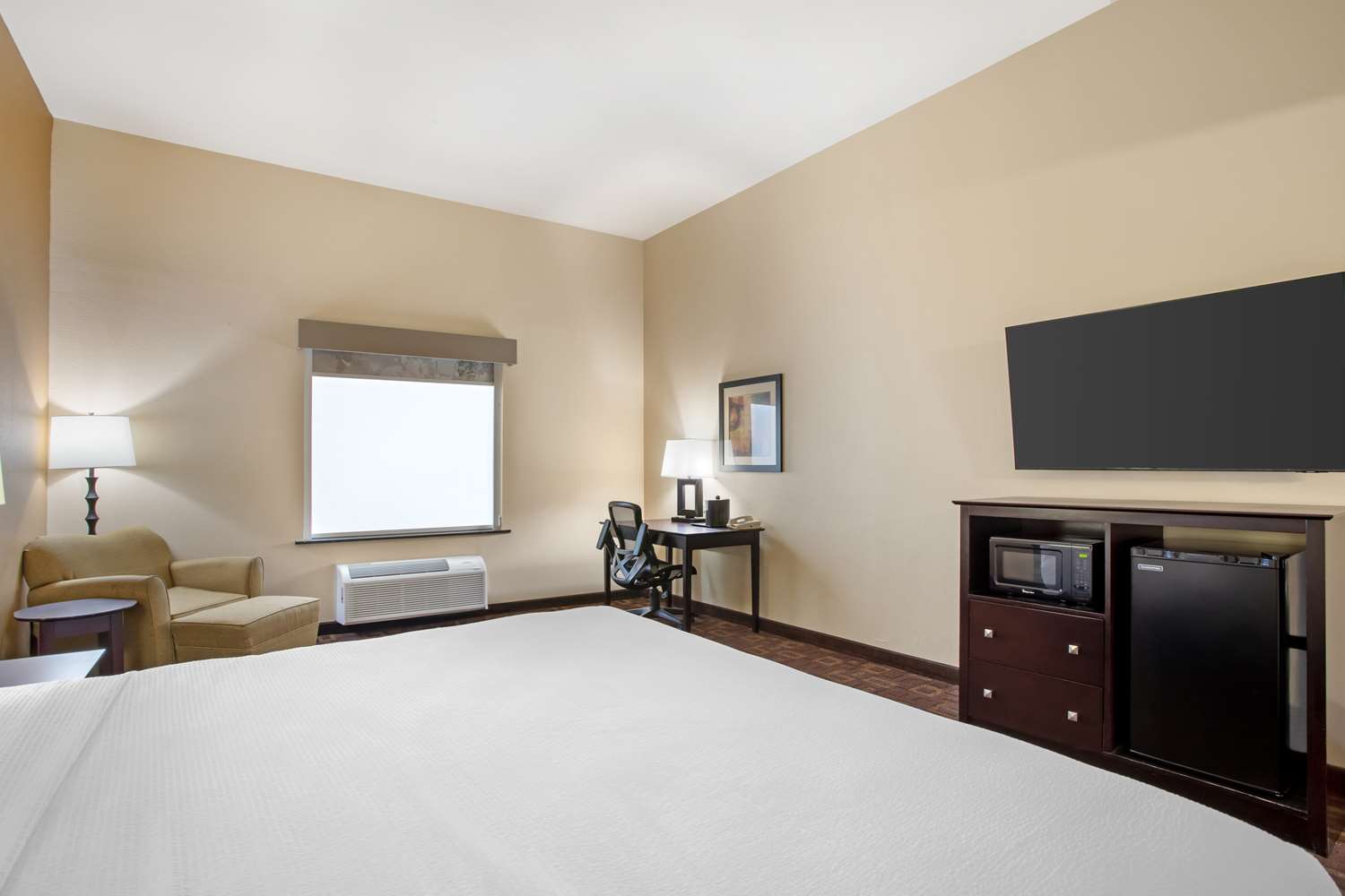 Suite, King Bed, Sofa