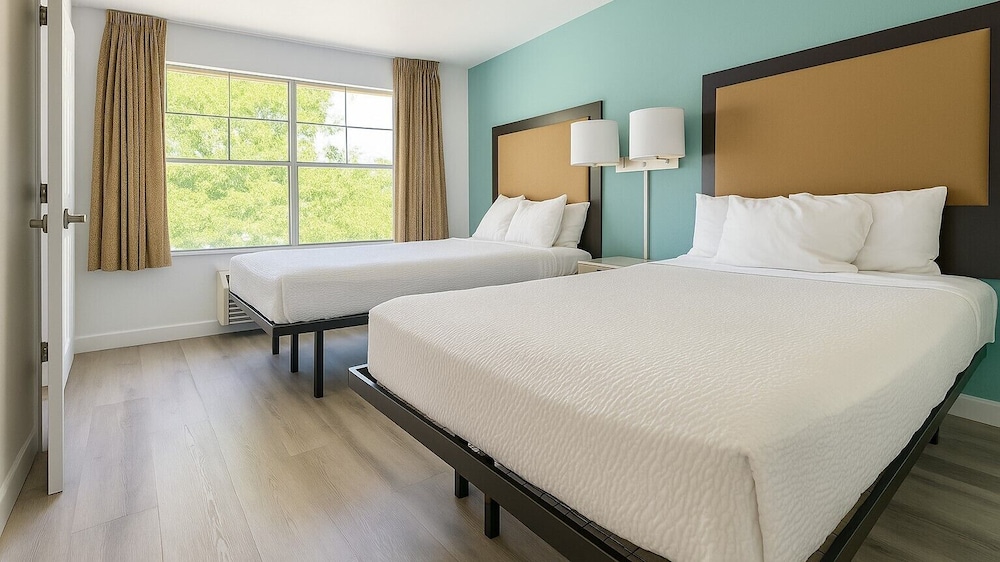 SUITE, 2 DOUBLE BEDS