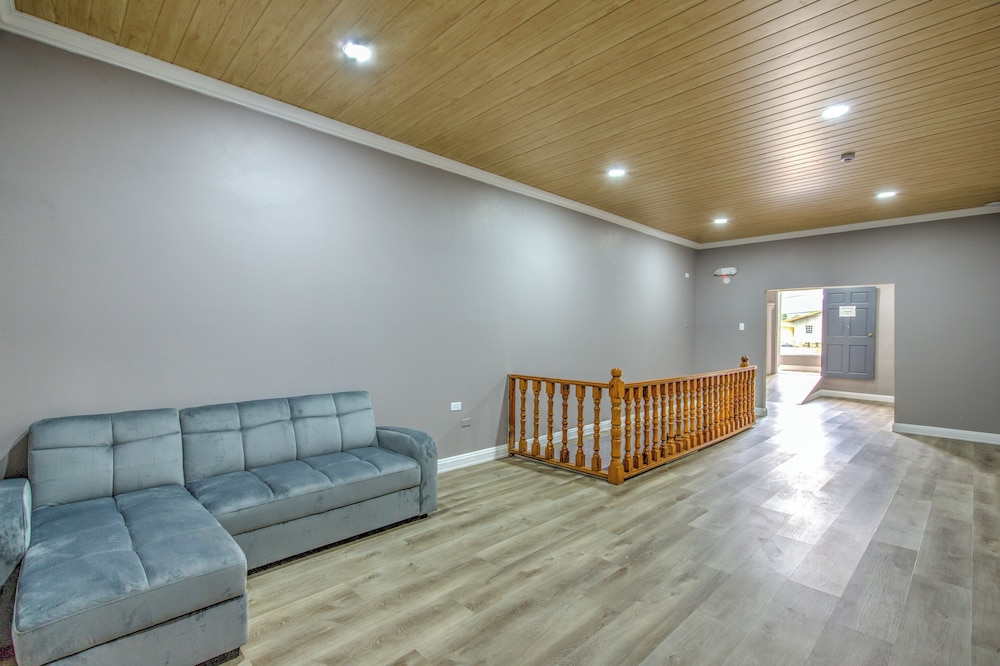 Airport Suites Hotel 38/61