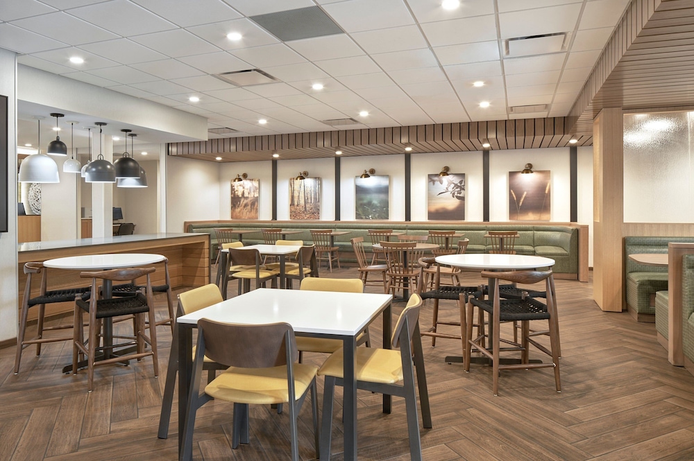 Fairfield Inn & Suites by Marriott Penticton 37/50