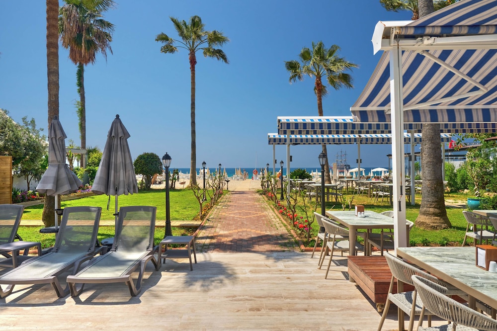 Elysee Beach Hotel 38/50