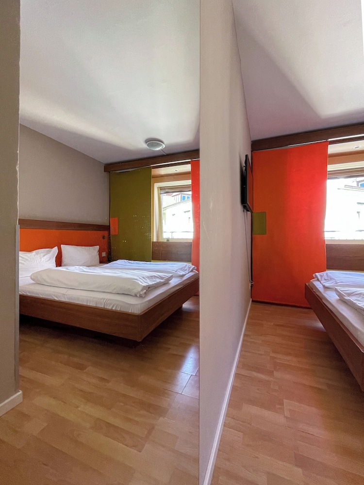 ROOM, SINGLE, DOUBLE BED