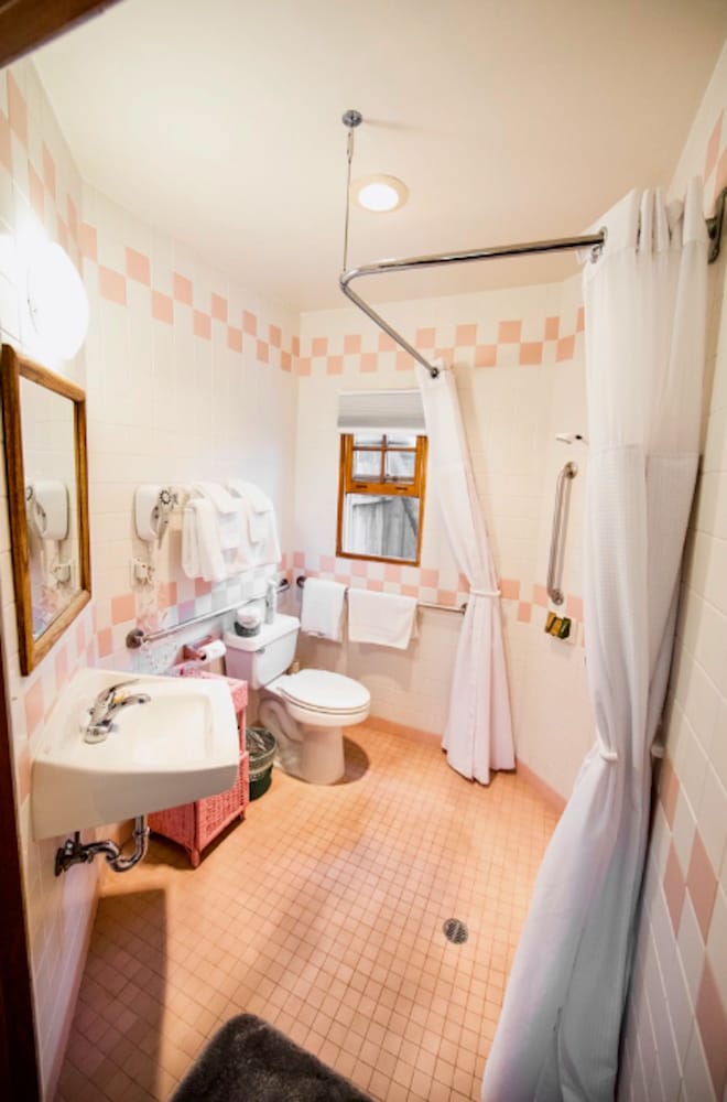 Bath Street Inn 26/50