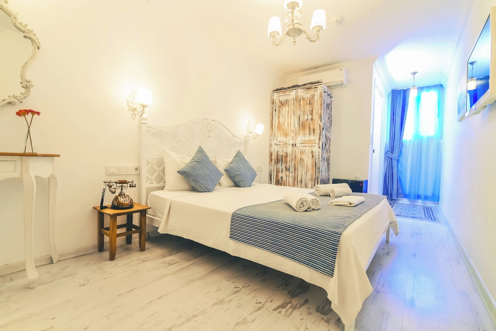 ECONOMY, DOUBLE BED, GARDEN VIEW