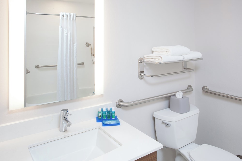 Holiday Inn Express Haskell-Wayne Area 69/75
