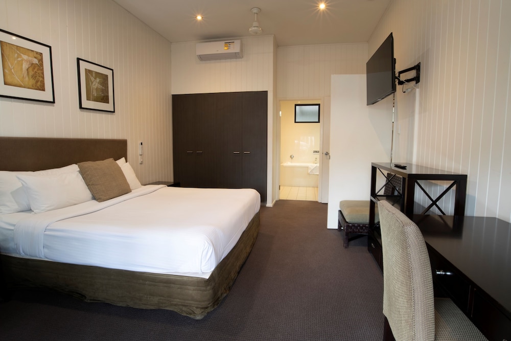 Mission Beach Resort 15/75