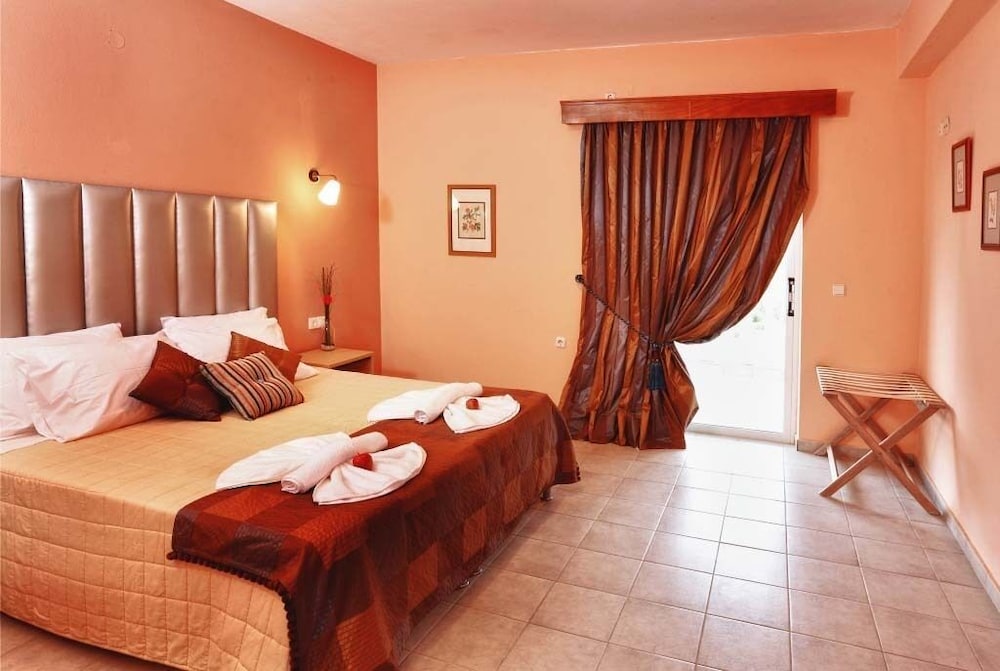 Rebeccas Village Corfu 10/50