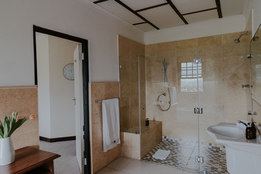Cana Vineyard Guesthouse 30/76