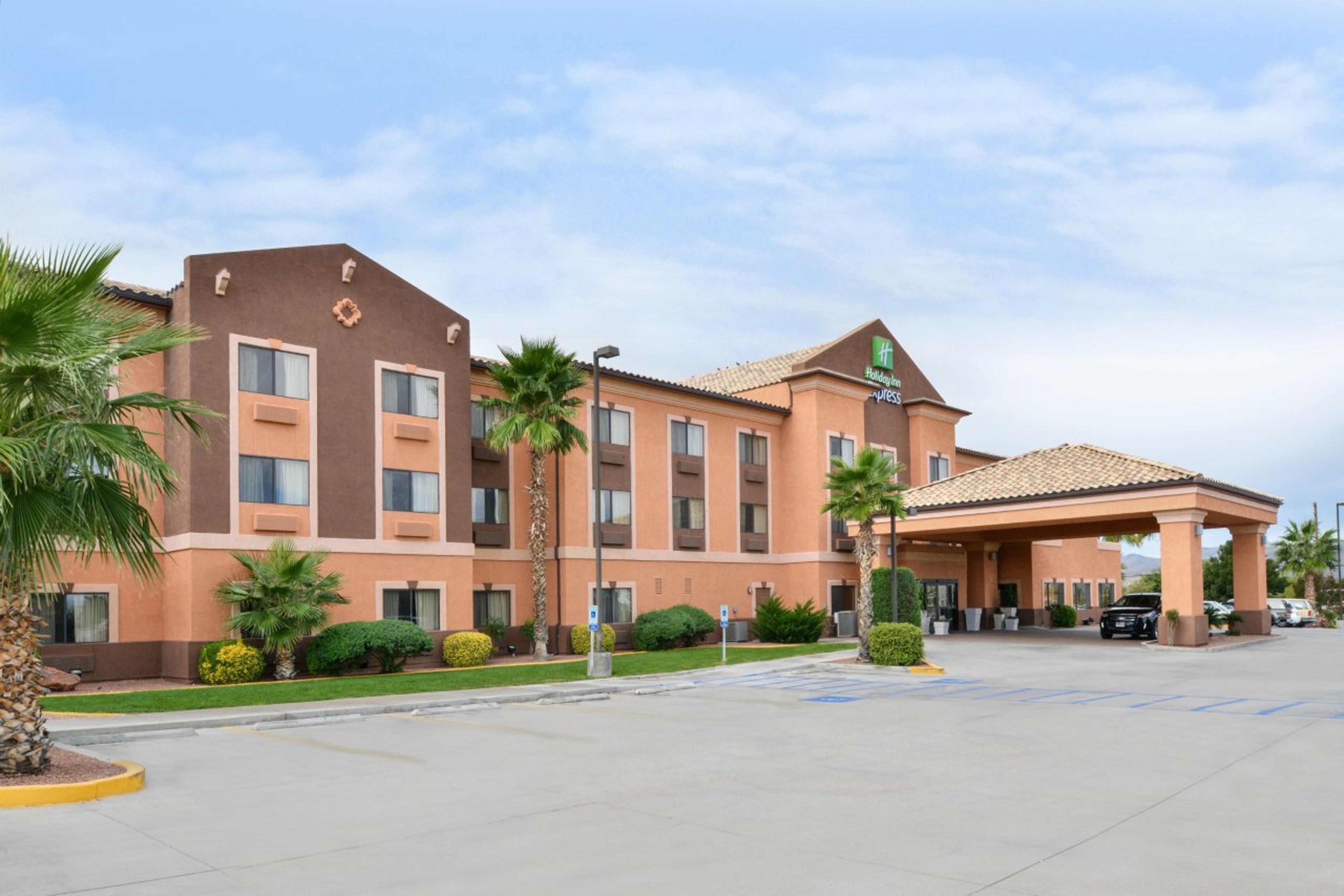 Holiday Inn Express Hotel and Suites Kingman 10/52