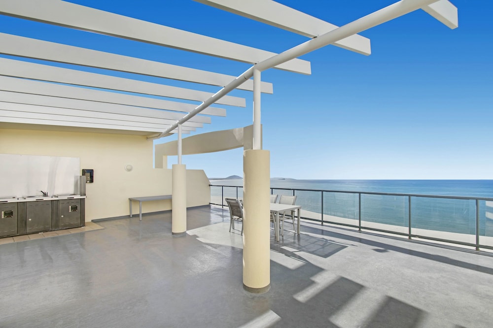 Mantra Mooloolaba Beach 28/72