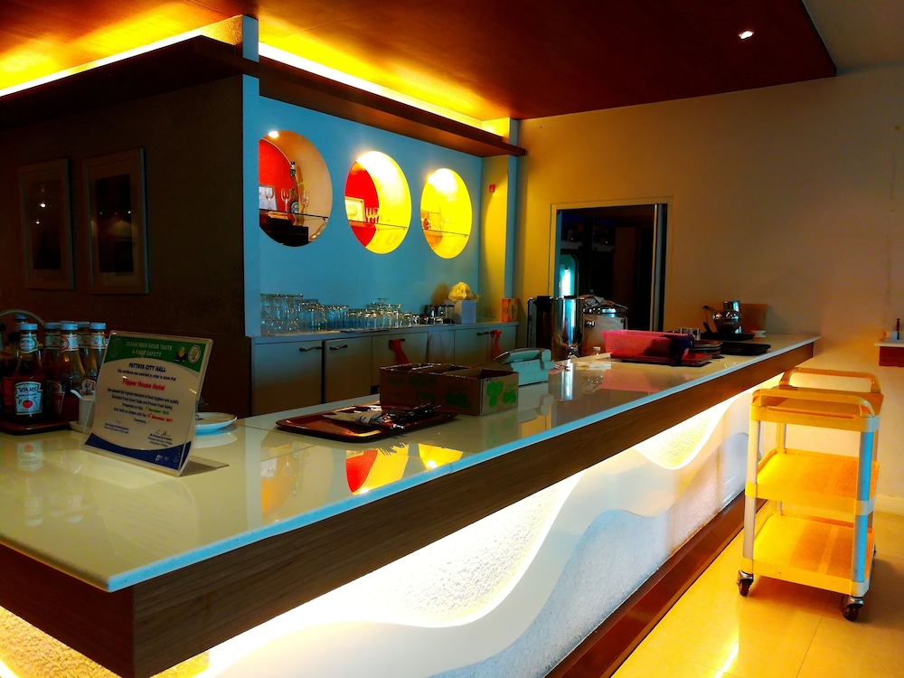 Flipper House Hotel Pattaya 12/48