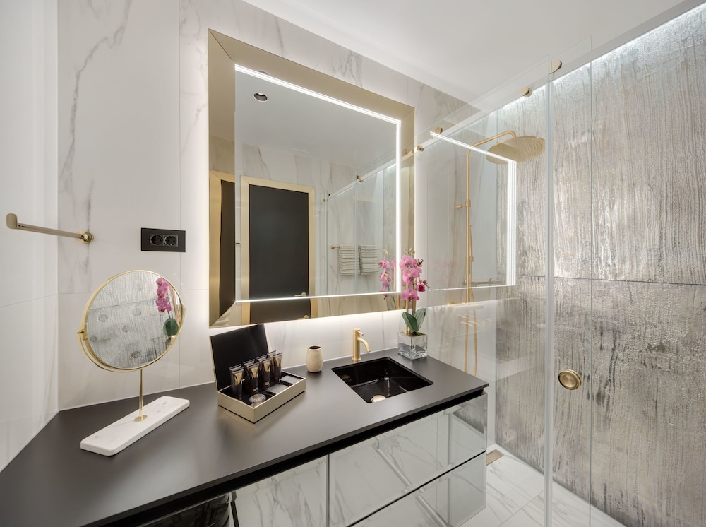 All Suites Hotel Posh 22/65