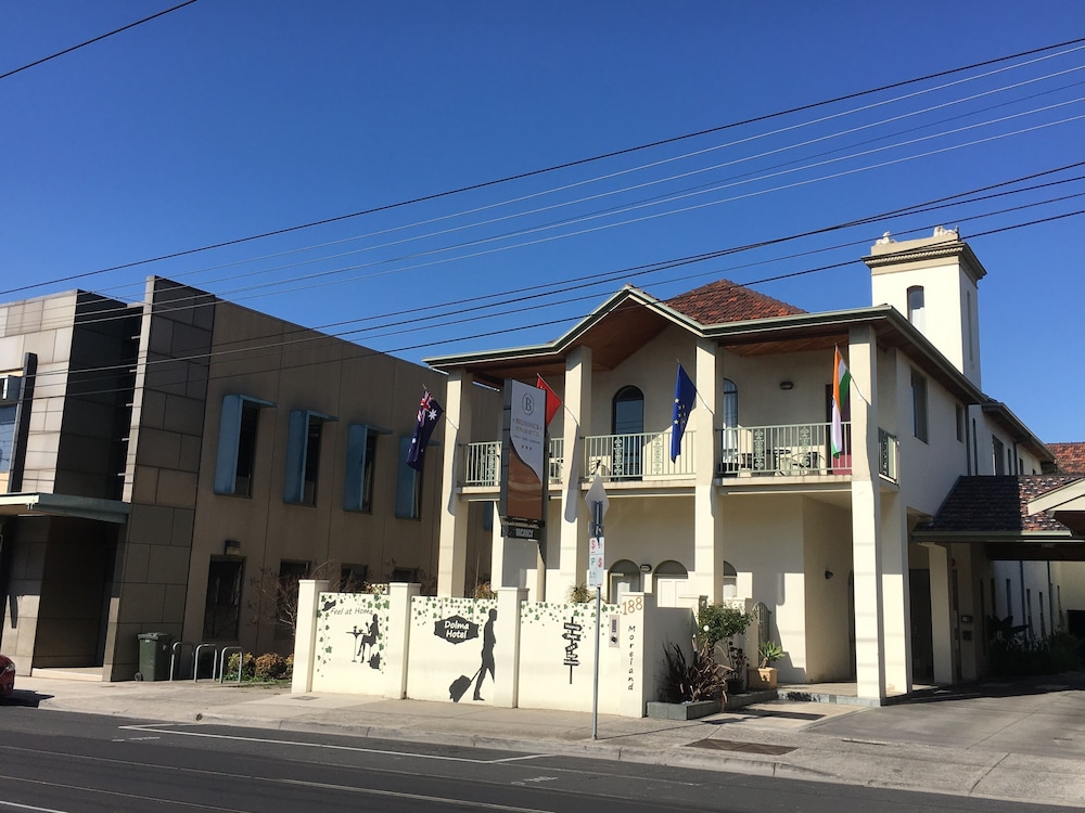 Brunswick Tower Hotel 5/60