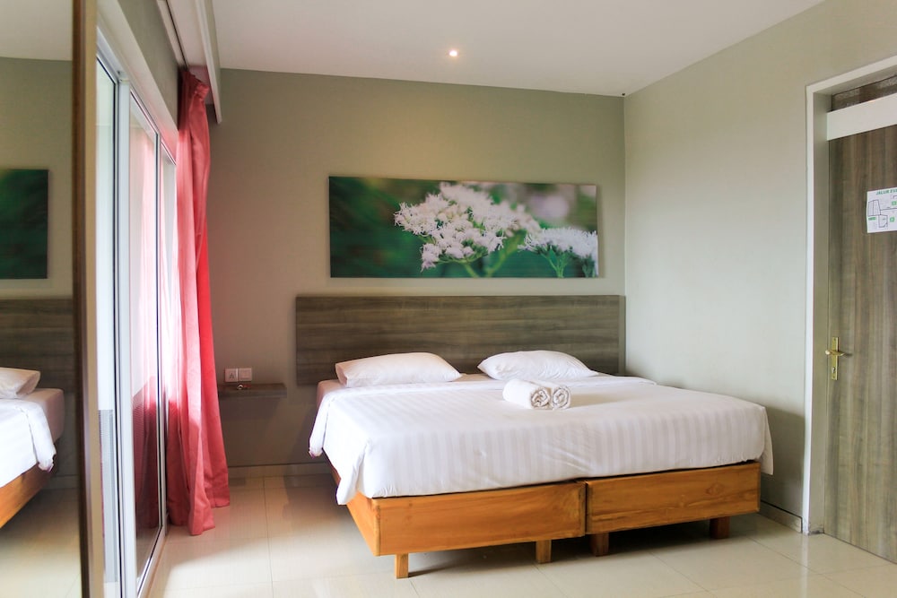 Amanda Hills Hotel 33/47