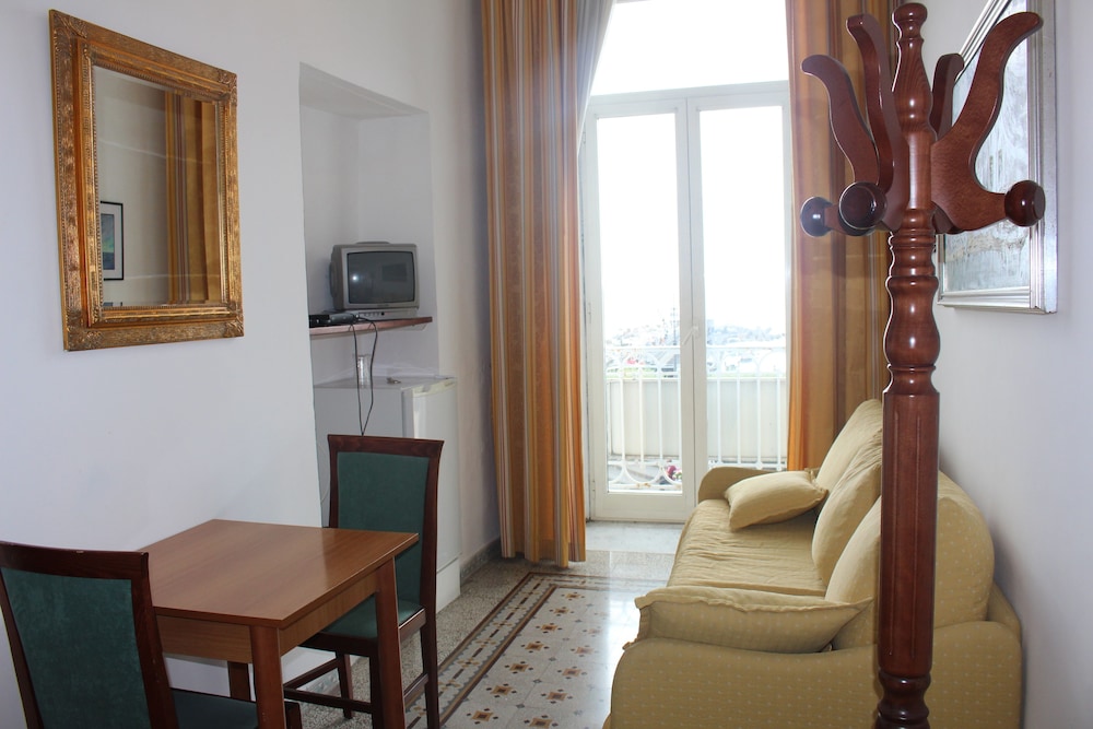 Hotel Fontana 46/65