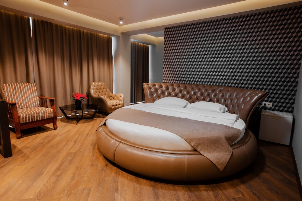 Golden Palace Hotel 13/69