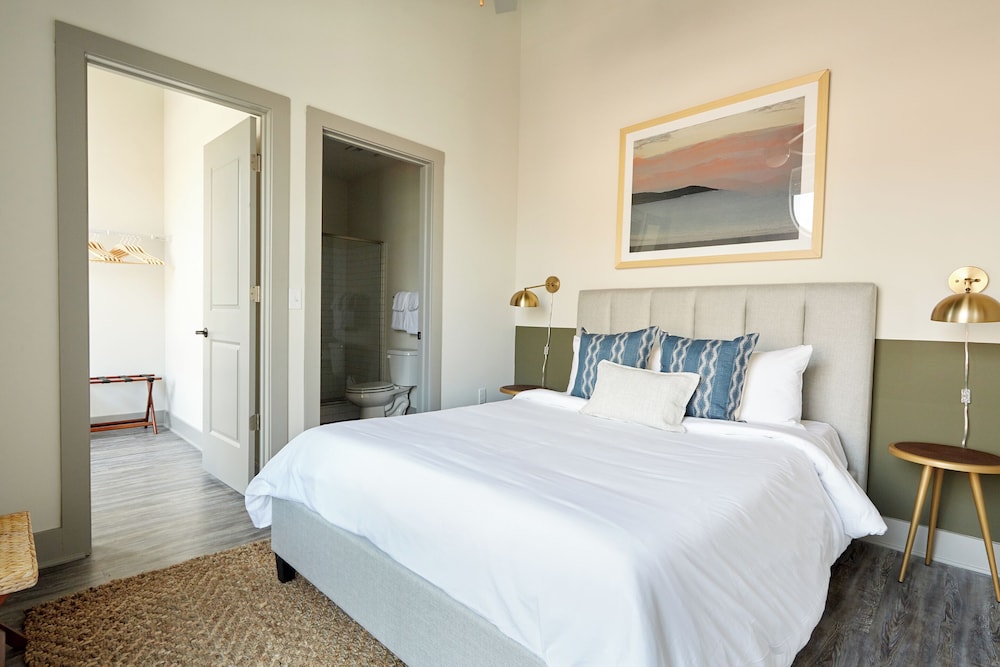 DELUXE, APARTMENT